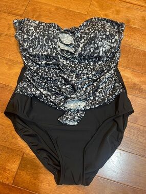 Aqua Green Black & Gray Patterned Ruched One-Piece Swimsuit - strapless